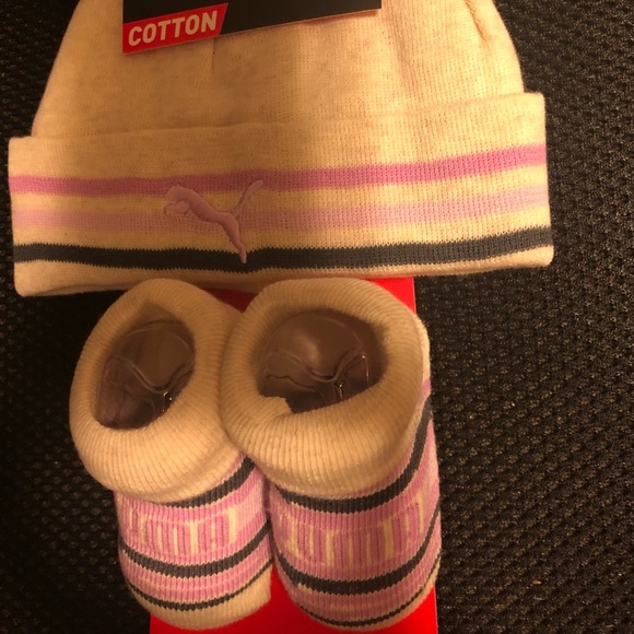 Puma Baby Newborn Hat & Booties Set (0-6m) - Picture 2 of 5